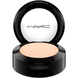 MAC Studio Finish Concealer- Shade NW20 SPF 35